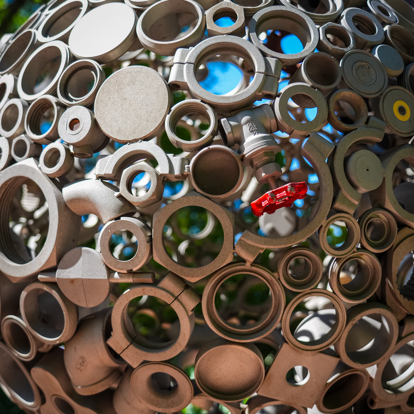 Red Handle Rusty Flange